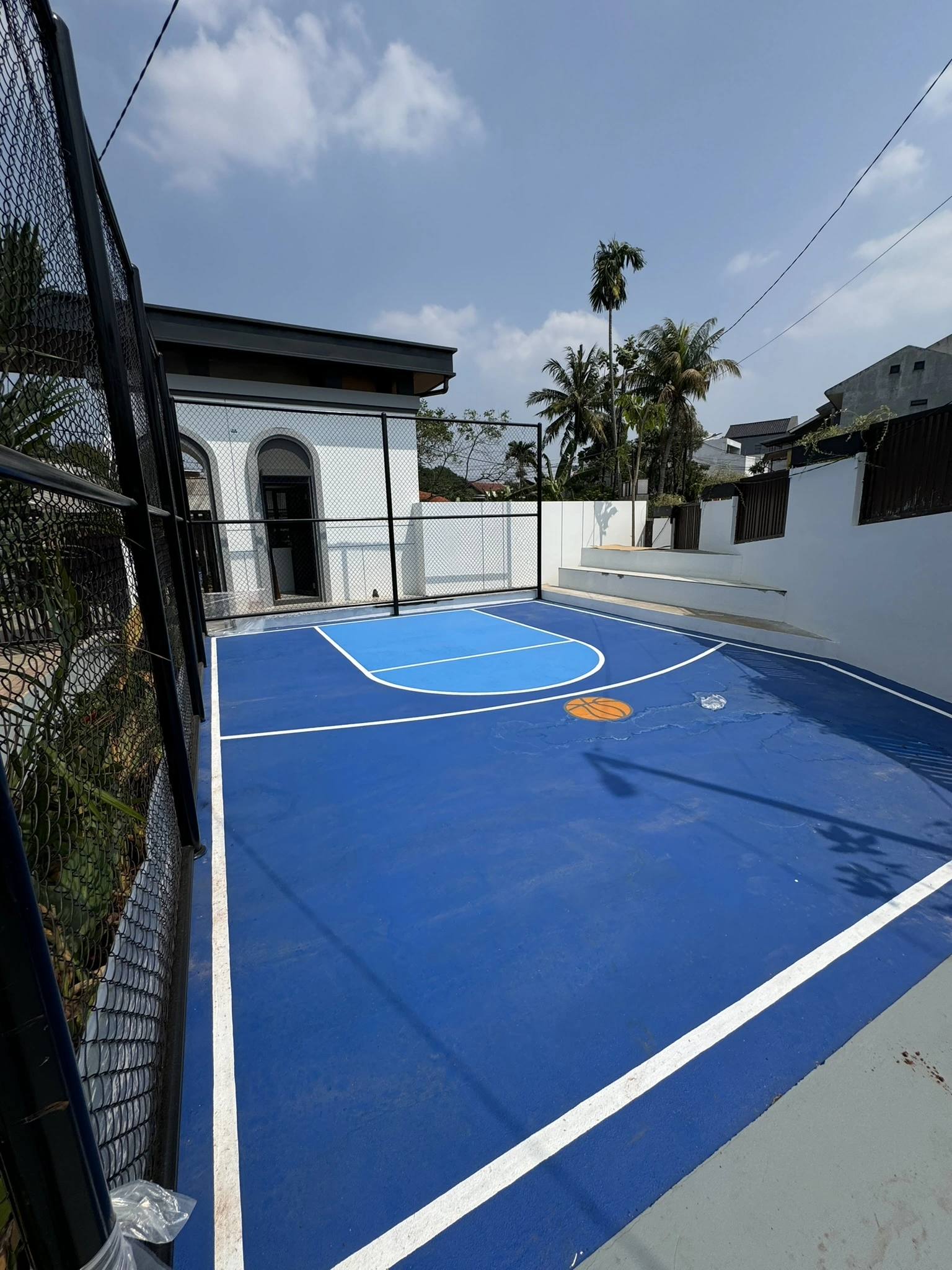 Z Hauz Limo 2 – Facilty – Mini Court Basket